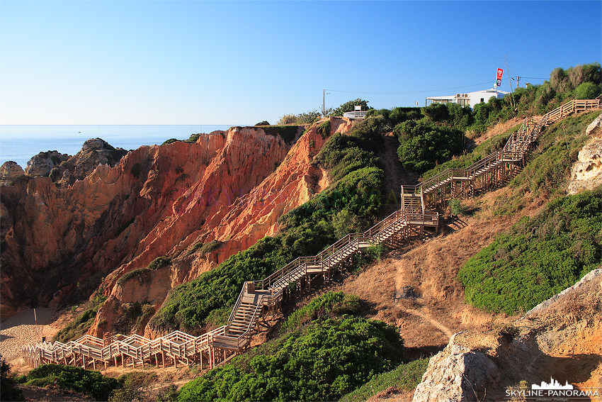 Portugal Algarve Holztreppe zum Strand von Lagos
