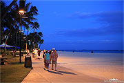hawaii strandpromenade am Abend