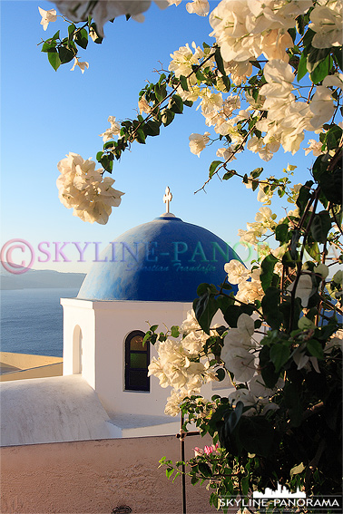 Santorini Oia Kirche mit blauer Kuppel