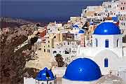 Santorini Oia Kirchenkuppel in Blau