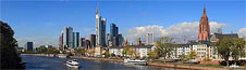 Frankfurt Skyline - Blick von der Alten Brücke
