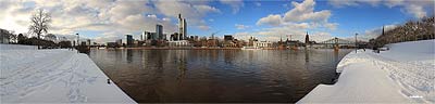 winterliche  Skyline Frankfurts