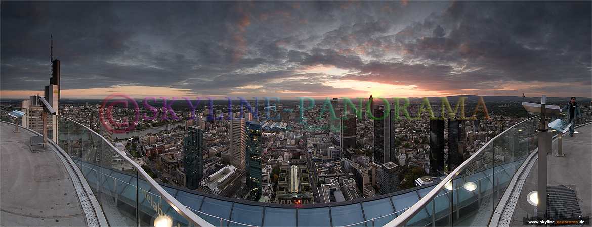dramatische Wolken �ber Frankfurt