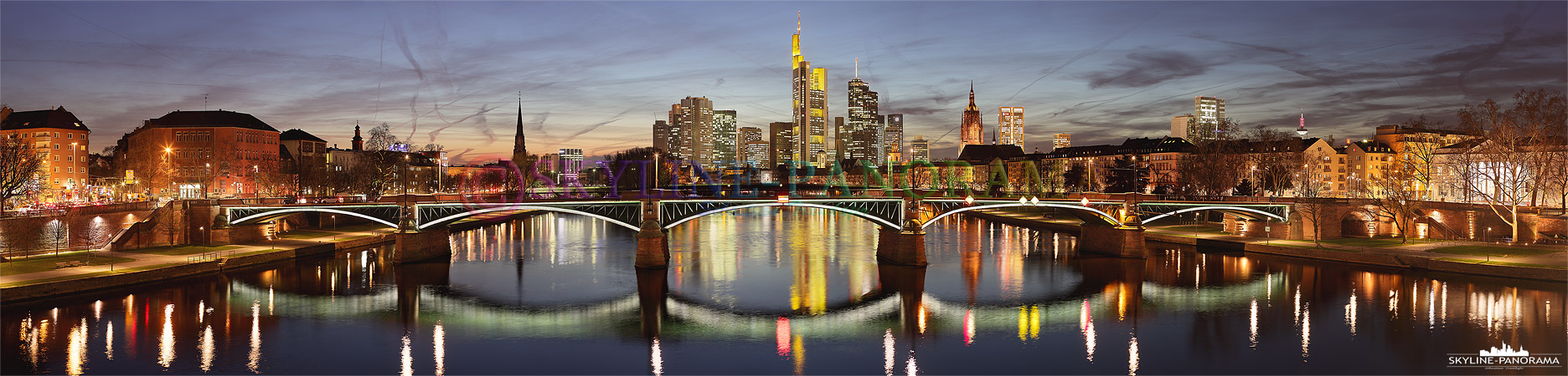 Frankfurt am Main - Skyline bei Nacht