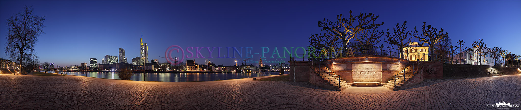 Frankfurt am Mainufer - Skyline Panorama