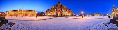 Semperoper im Winter