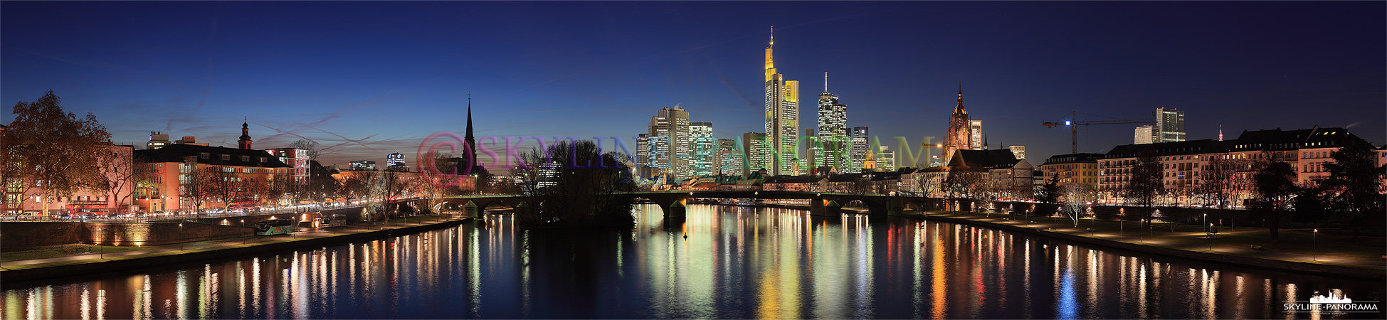 Frankfurt bei Nacht (p_00568)