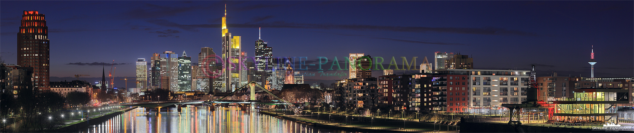 Skyline Frankfurt zur Nacht (p_00672)