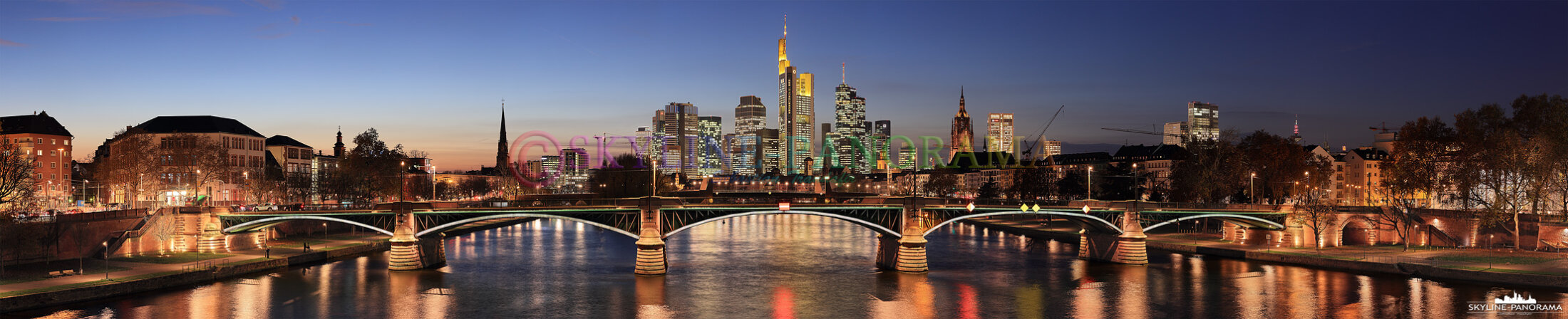 Frankfurter Skyline – Aussichtspunkt (p_00871)
