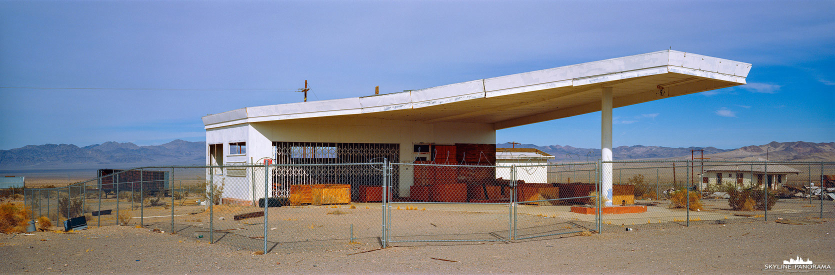 historic Route 66 - old Gas Station (p_01137)