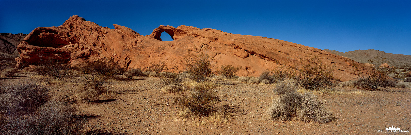 Arch Rock - Valley of Fire State Park (p_01204)