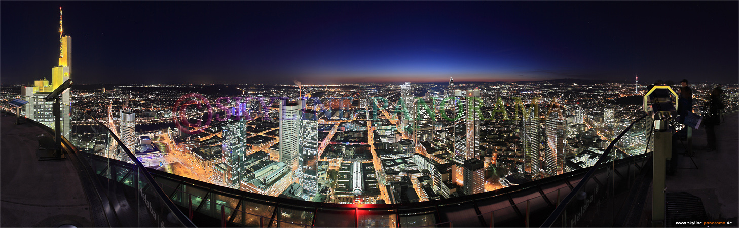 Ausblick vom Maintower zur Blauen Stunde in Richtung Westen. 