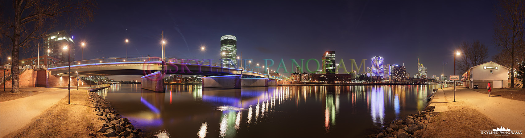 Panorama Frankfurt Mainufer - Das westliche Frankfurter Mainufer in Höhe der Friedensbrücke. 