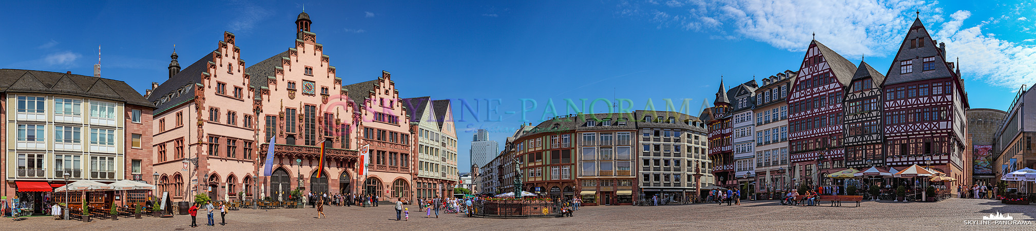  Frankfurt Bilder am Tag - Der historische Frankfurter Römerberg mit dem als Römer bezeichneten Rathaus gehören zu den bekanntesten Sehenswürdigkeiten der Mainmetropole. 