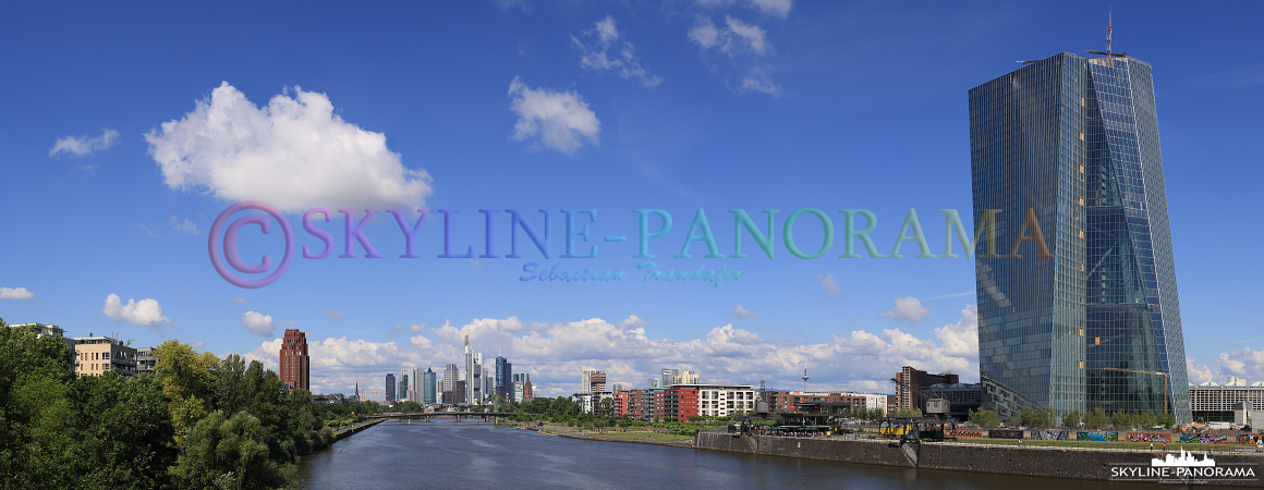 Skyline Frankfurt - Das Panorama von der Deutschherrnbrücke auf den Neubau der Europäischen Zentralbank und die Skyline von Frankfurt am Main.