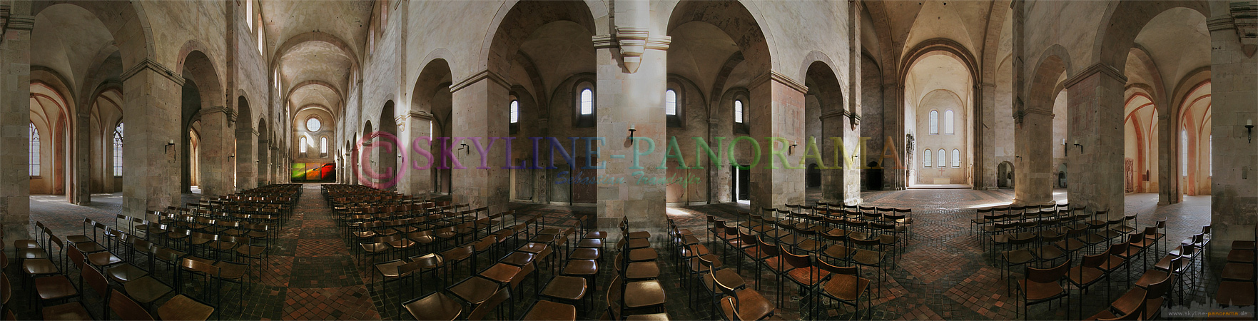 Panorama Bild - In der Klosterkirche des Kloster Eberbach finden über das Jahr verteilt zahlreiche kulturelle Veranstaltungen statt.