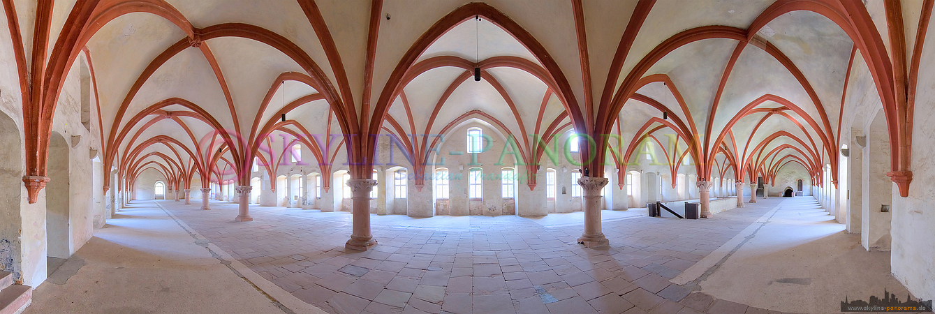 Panorama Bilder - Das Mönchsdormitorium im bekannten Kloster Eberbach, es diente als Schlafsaal der Mönche. 