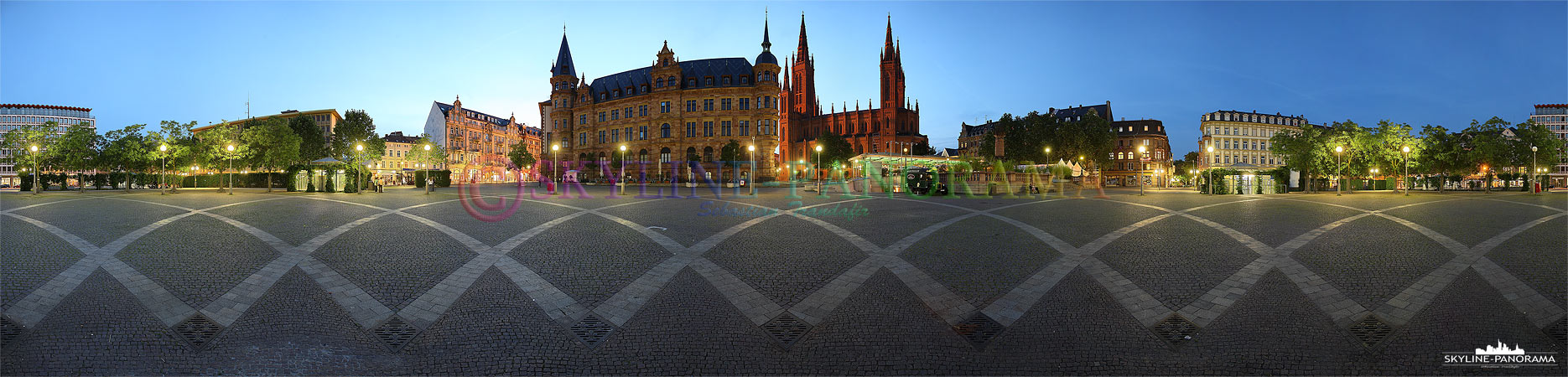 Bilder aus Wiesbaden - 360° Panoramabild aus dem Zentrum des Marktplatzes in Wiesbaden.