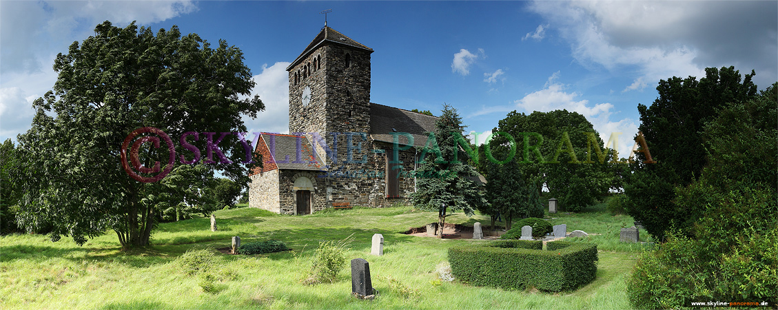 Bild der Kirche St. Michael auf dem Burgberg bei Bösenburg. 