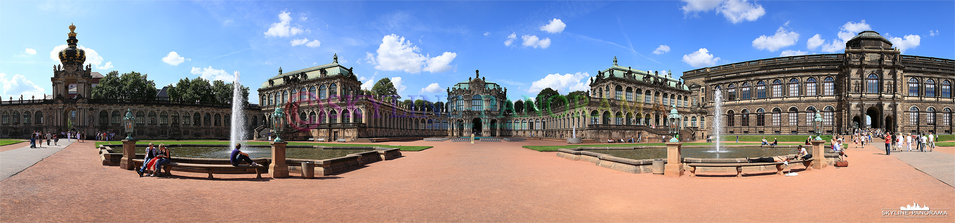 Der Zwinger gehört zu den meist besuchten Sehenswürdigkeiten von Dresden, dieses Bild zeigt des Kronentor, den Wallpavillon im Zentrum, zwei der vier Innenhofbrunnen sowie die Rüstkammer am rechen Bildrand. 