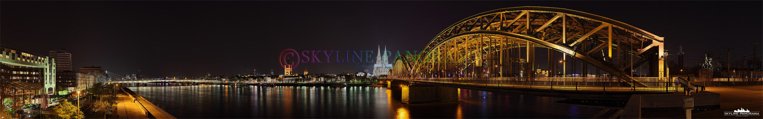 die Kölner Skyline mit Dom und Hohenzollernbrücke