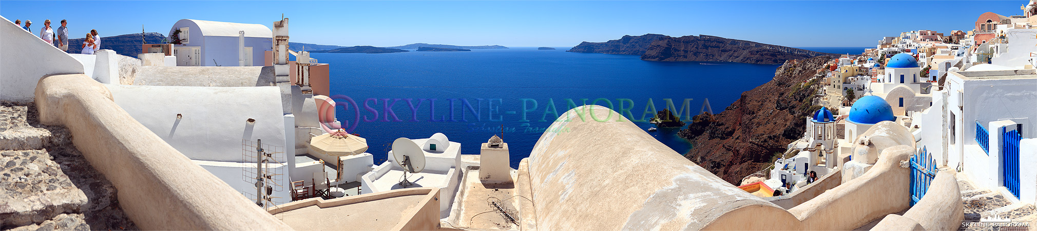 Insel Santorini - Bilder Oia | Diese Aufnahme entstand am Kraterrand von Oia, einen der bekanntesten Orte auf Santorini, und zeigt den wunderschönen Blick...