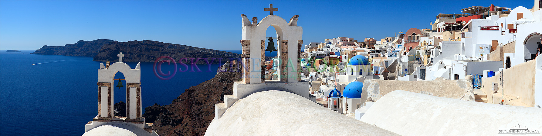 Das Dorf Oia, am nördlichen Ende der Griechischen Insel Santorini, zählt zu den schönsten Orten der gesamten Kykladen - hier ist Griechenland am griechischsten.