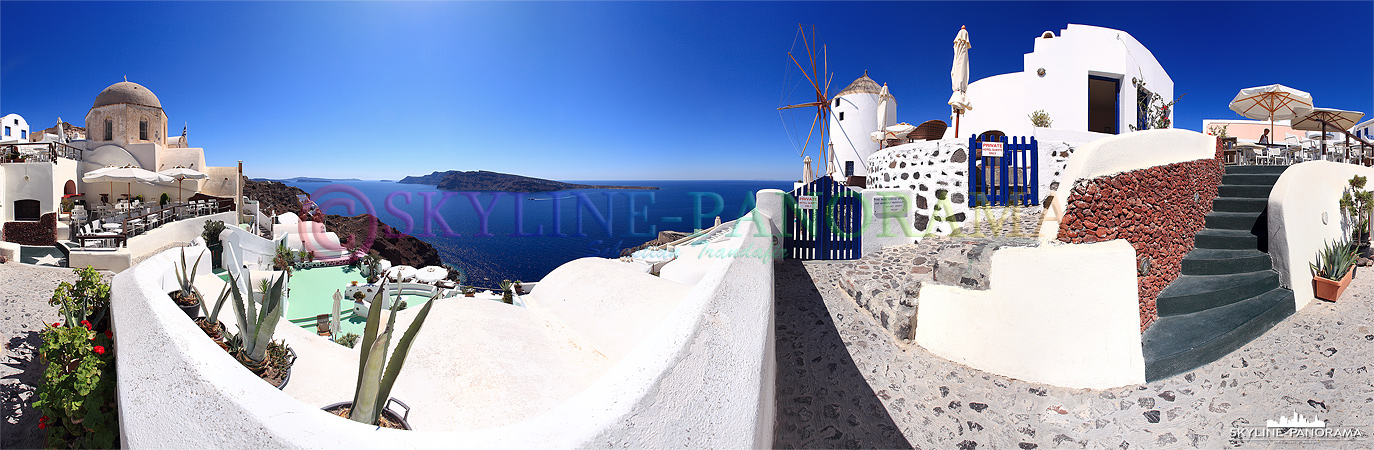 Traumhafte Panoramen bieten sich an vielen Stellen des Kraterrands, diesen wunderschönen Ausblick, mit den Windmühlen von Oia, hat man am nördlichen Ende...