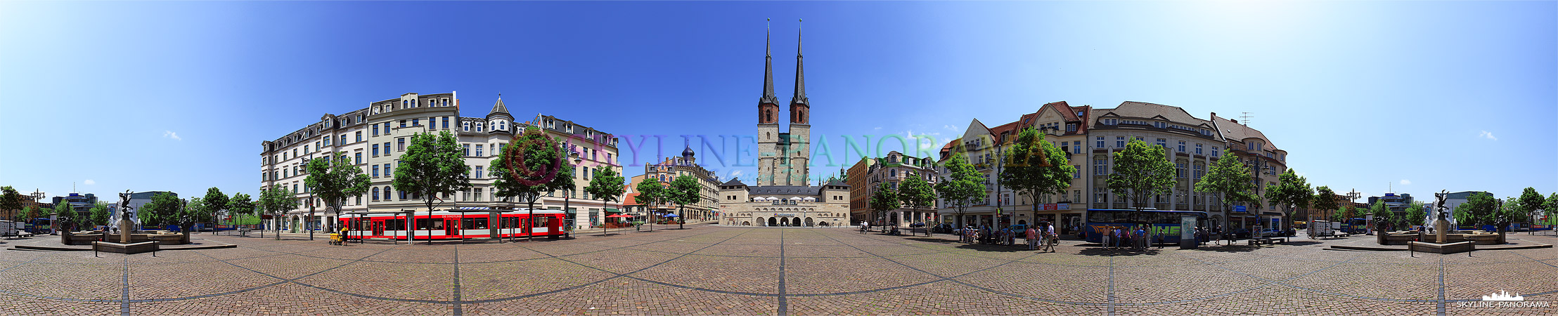 Panorama Halle (Saale) - Dieses Panorama zeigt den Hallmakt, dieser Platz ist unterhalb des Marktplatzes gelegen und gehört zu einen der ältesten Teile der Stadt - im Zenrum der Aufnahme ist die Marienkirche zu sehen. 