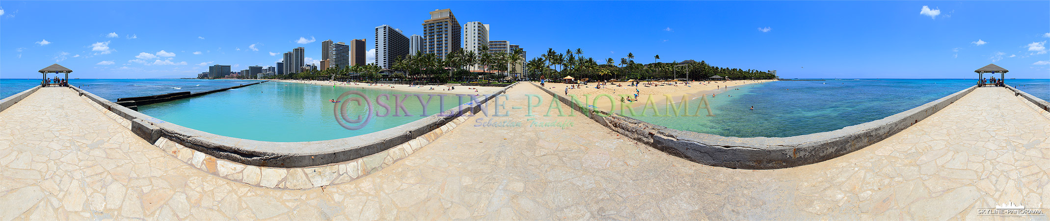 Bilder Hawaii - Dieses Panorama entstand am Traumstrand von Waikiki, er ist der bekannteste und am meist besuchteste Sandstrand des "Aloha State" Hawaii. 