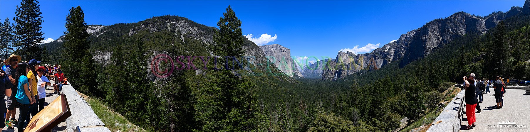 Die Aussicht vom Tunnel View Point bereitet den Besuchern des Yosemite Nationalparks in Kalifornien einen Blick auf die schönsten Sehenswürdigkeiten des Tals.