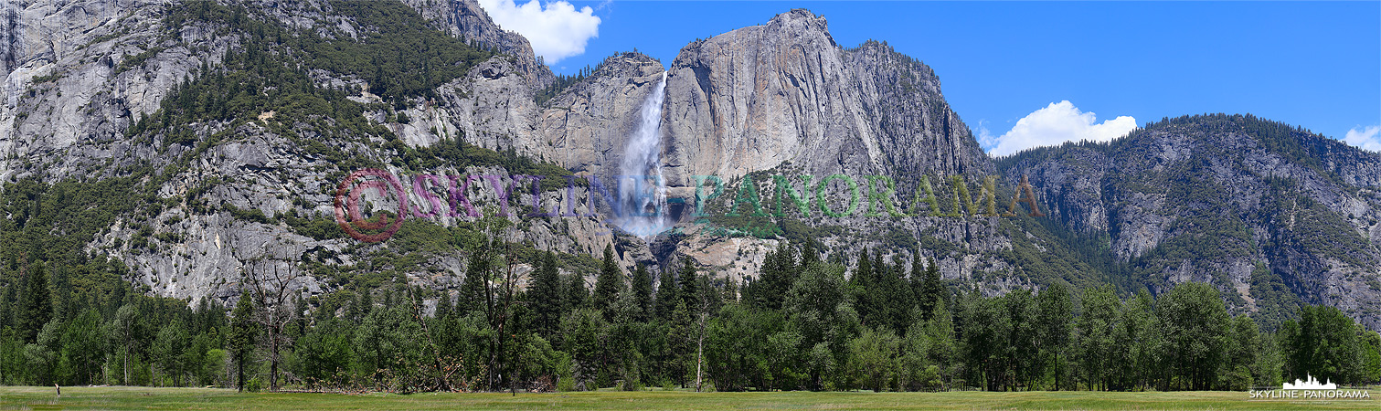 Panorama aus dem Yosemite Nationalpark - Die Wassermassen der Yosemite Falls ergießen sich nach insgesamt 739 Metern fast freiem Fall in den Talgrund.