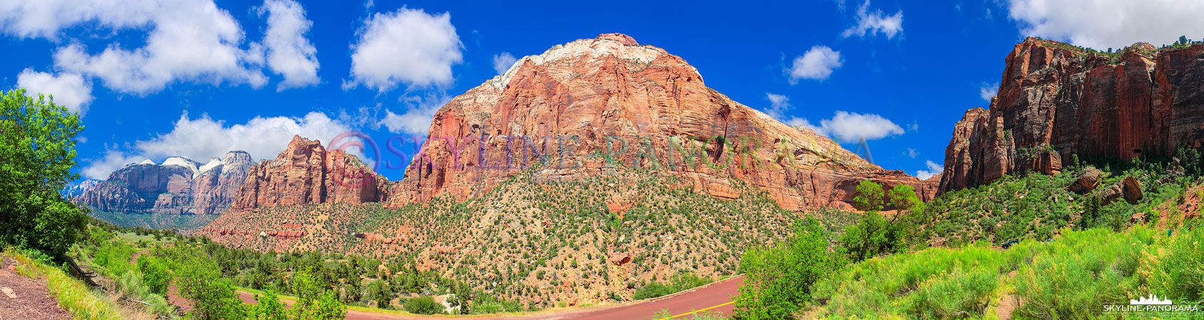 Bilder USA Westküste - Dieses Panorama entstand in den Bergen des Zion Nationalparks, an einem der zahlreichen Aussichtspunkte am Zion Park Boulevard. 