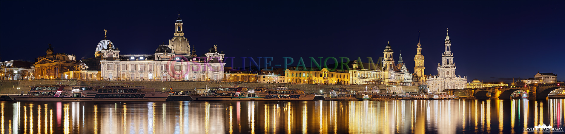 Den schönsten Blick auf das einzigartige Dresden Panorama hat man vom Elbufer zwischen Carolabrücke und Augustusbrücke aus.