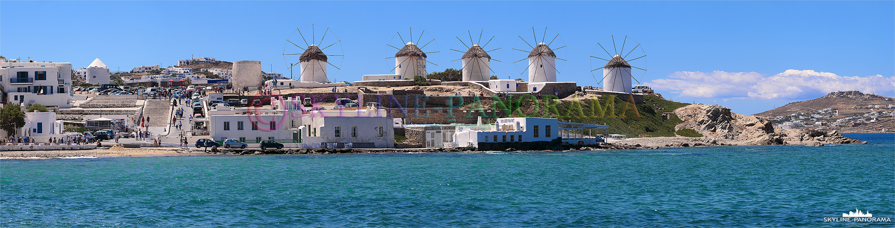 Spricht man von Mykonos, sind die Windmühlen das Erkennungszeichen der Kykladeninsel; schon hoch über der Stadt, im Anflug, kann man das Wahrzeichen erkennen. 