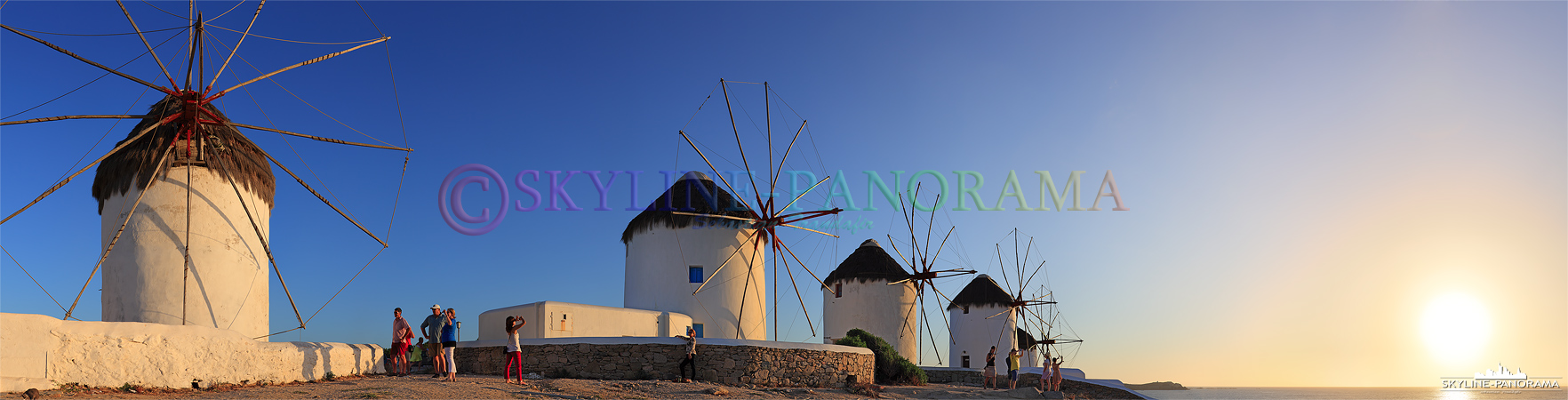 Windmühlen von Griechenland - Sonnenuntergang an den großen Windmühlen von Mykonos, sie sind das Wahrzeichen der Insel und befinden sich am Rand der Chora. 