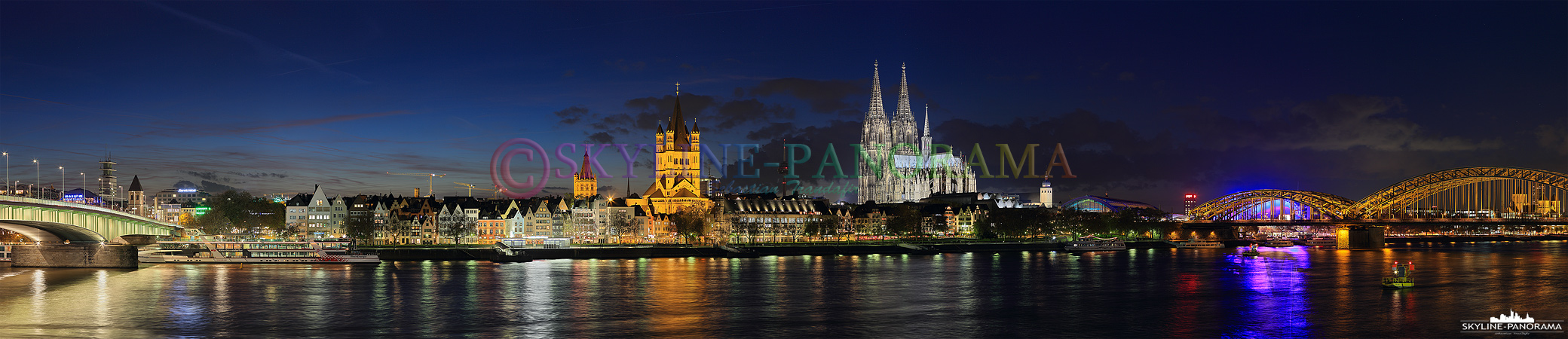 Das Altstadt Panorama von Köln mit dem wahrscheinlich bekanntesten Wahrzeichen einer Stadt und Platz eins der deutschen Sehenswürdigkeiten, dem Kölner Dom.