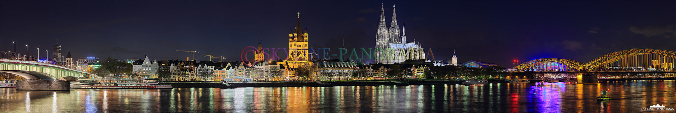 Skyline von Rheinufer - Das Panorama zeigt den Blick auf die Kölner Altstadt Silhouette vom Rheinufer zwischen der Deutzer Brücke und Hohenzollernbrücke. Dieses Panorama ist auf Grund einer hohen Auflösung von 8.768 x 52.301 Pixel sehr gut für den Druck als Großformat von mehreren Metern Länge geeignet. 