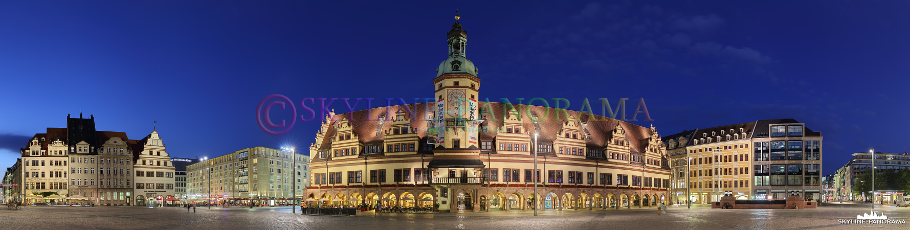 Panorama Leipzig - Das Alte Rathaus von Leipzig mit dem asymmetrisch angeordneten Rathausturm ist eines der bedeutendsten Gebäude der Renaissance in Sachsen.