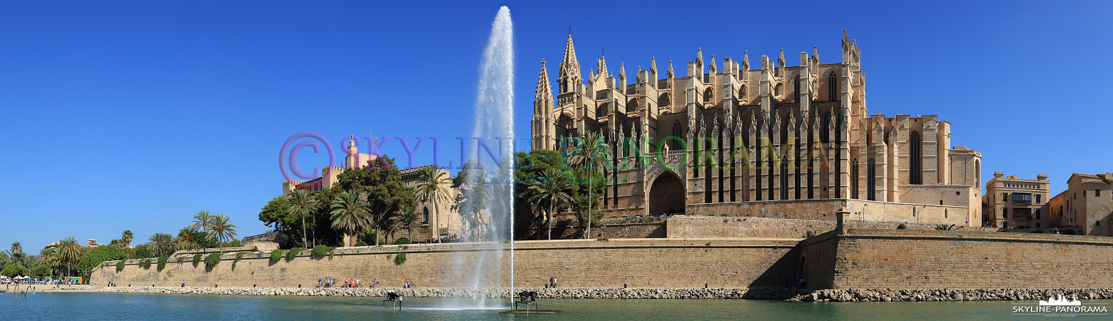 Panorama Bilder - Das Wahrzeichen der spanischen Hafenstadt Palma de Mallorca ist die Kathedrale der Heiligen Maria. 