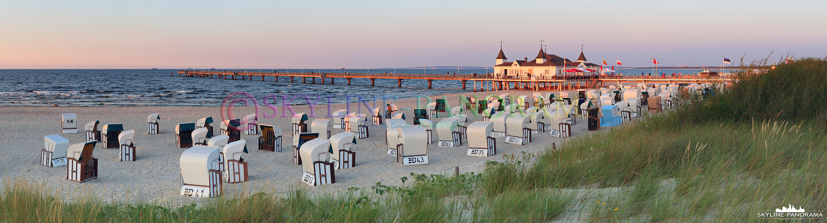 Bilder Usedom - Die historische Seebrücke von Ahlbeck im Sonnenuntergang.