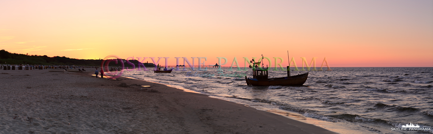 Strand von Usedom – Der Strand zwischen Heringsdorf und Ahlbeck zum Sonnenuntergang mit Blick auf die Seebrücke von Heringsdorf.