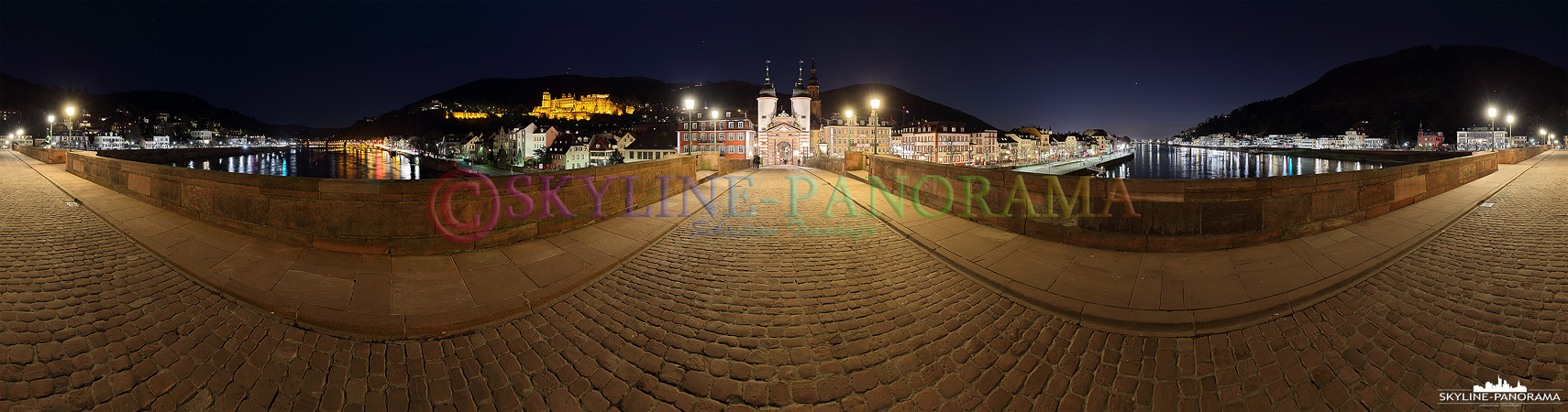 Panorama auf der Alten Brücke - Eine 360 Grad Ansicht der historischen Alten Brücke von Heidelberg mit Blick auf die Altstadt und das Schloss. 