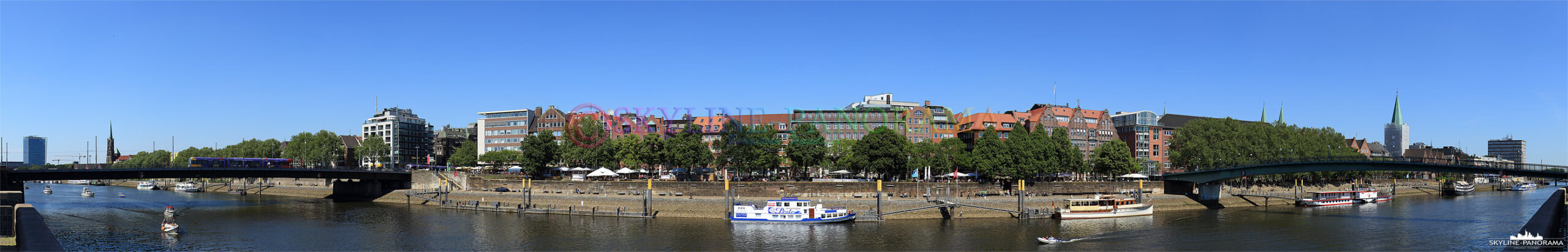 Bilder Bremen - Das Panorama von der Weserhalbinsel Teerhof aus, zwischen Bürgermeister-Smidt-Brücke und Teerhofbrücke, auf das Weserufer und die Altstadt von Bremen. 