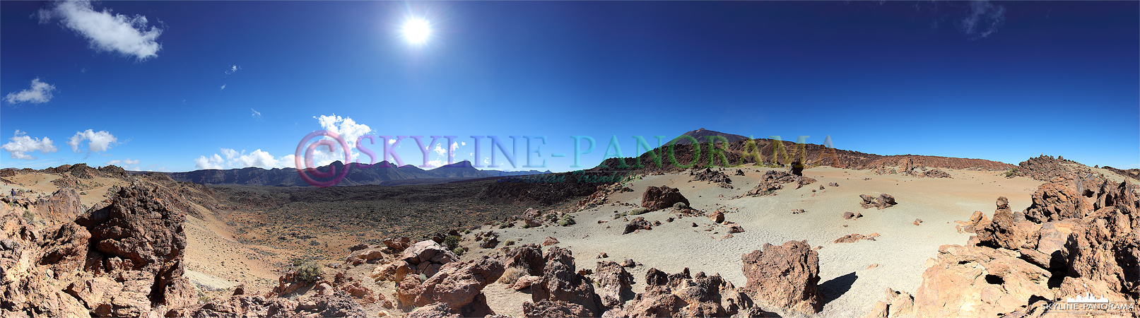 Panorama Teneriffa - Blick auf die erkalteten Lavaströme im Teide Nationalpark. 