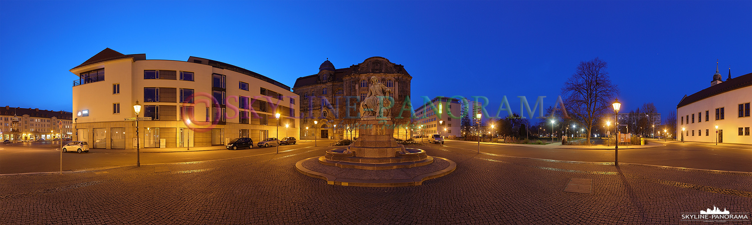 Panorama Sachsen Anhalt - Das Denkmal von Otto von Guericke in der Magdeburger Innenstadt, unweit des Alten Rathauses. 