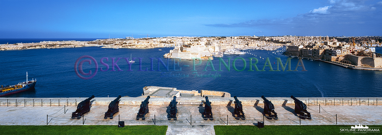 Sehenswürdigkeiten von Malta - Der Ausblick von den oberen Barracca Gärten (Upper Barrakka Gardens) auf die Saluting Battery und den Grand Harbour von Valletta.