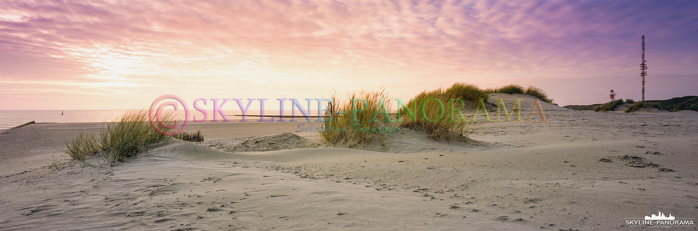 Bilder Norddeutschland – Dünen im Abendlicht am Strand der Nordseeinsel Borkum, bei dieser Aufnahme handelt es sich ebenfalls um ein echtes Panorama im 6x17 Format, welches auf Fuji Provia 100F Dia - Rollfilm aufgenommen wurde. 