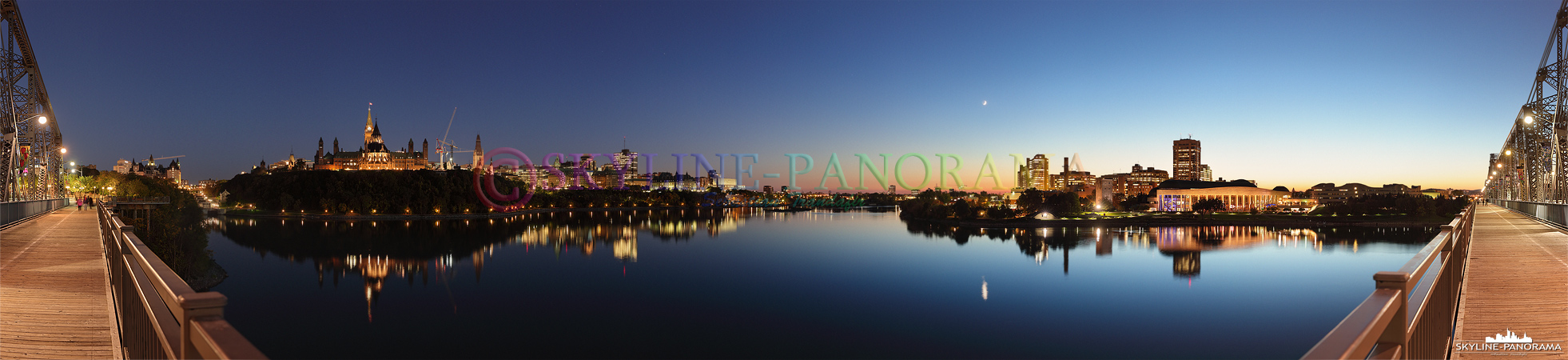 Ottawa Hauptstadt von Kanada, dieses Bild  zeigt den Blick von der Alexandra Bridge auf den Parlamentshügel, den Ottawa River und auf die Nachbarstadt Gatinau