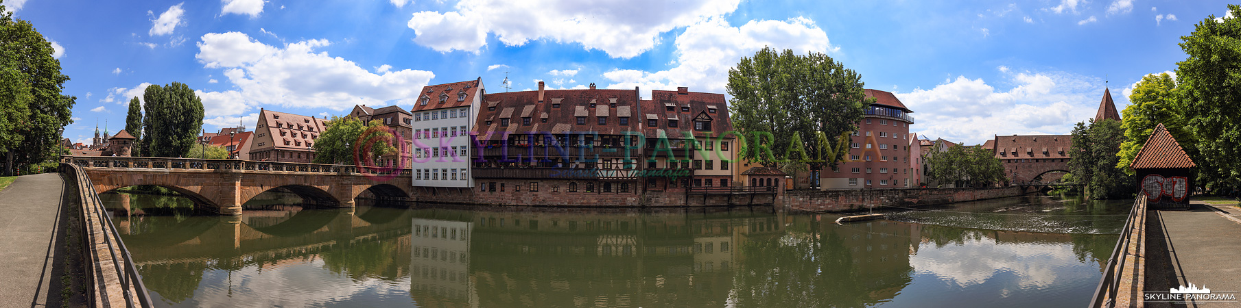 Panorama Nürnberg - Die idyllische Nürnberger Altstadt an der Pegnitz. 